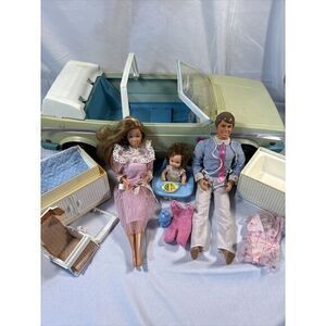 Vintage 1980s‎ Heart Family Barbie Dolls And Original Outfits And Car